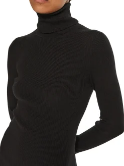 Abito slim con collo alto nero