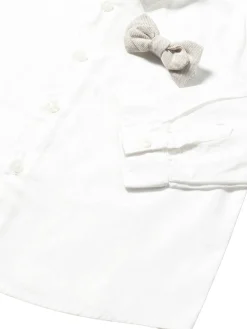 Camicia elegante con papillon bianco