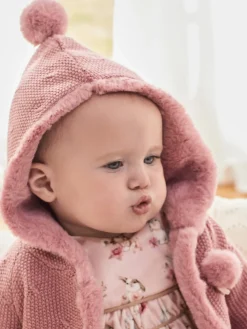 Cardigan cappuccio e pompon rosa