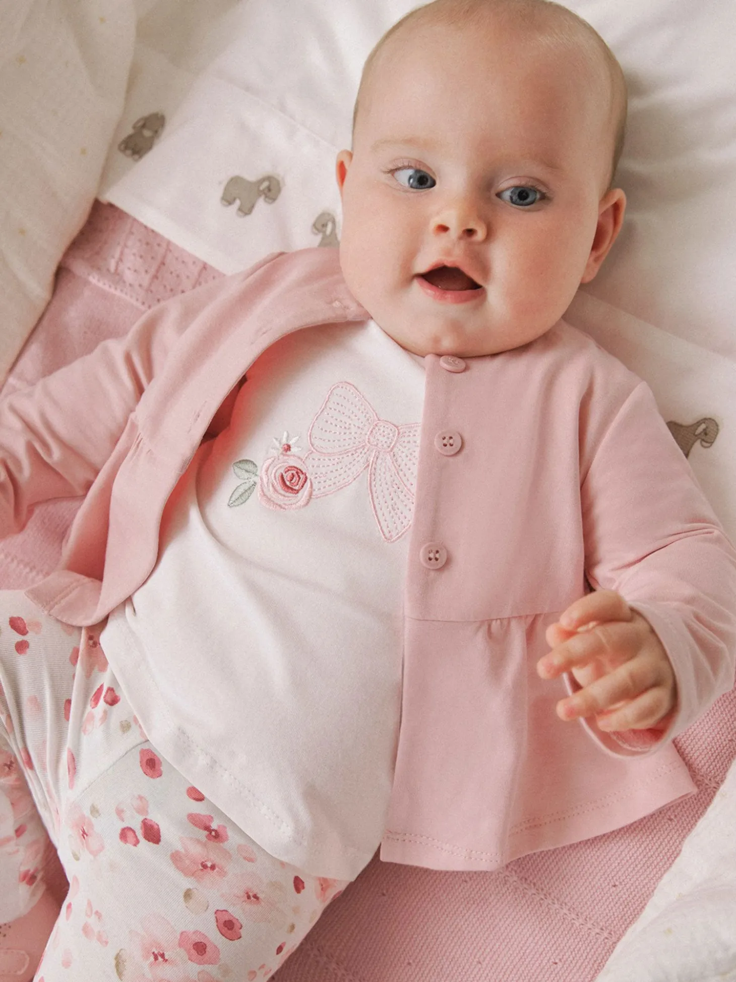 Completo giacca, t-shirt e leggings rosa