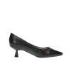 Decolleté sacchetto con kitten heel nero