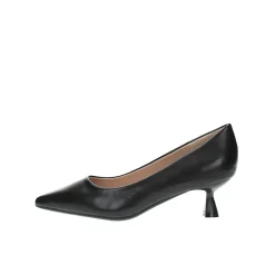 Decolleté sacchetto con kitten heel nero