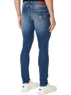 Jeans Chris modello elasticizzato in denim medio