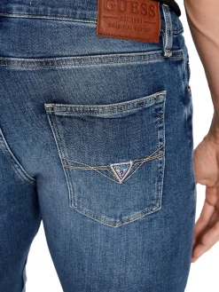 Jeans Chris modello elasticizzato in denim medio