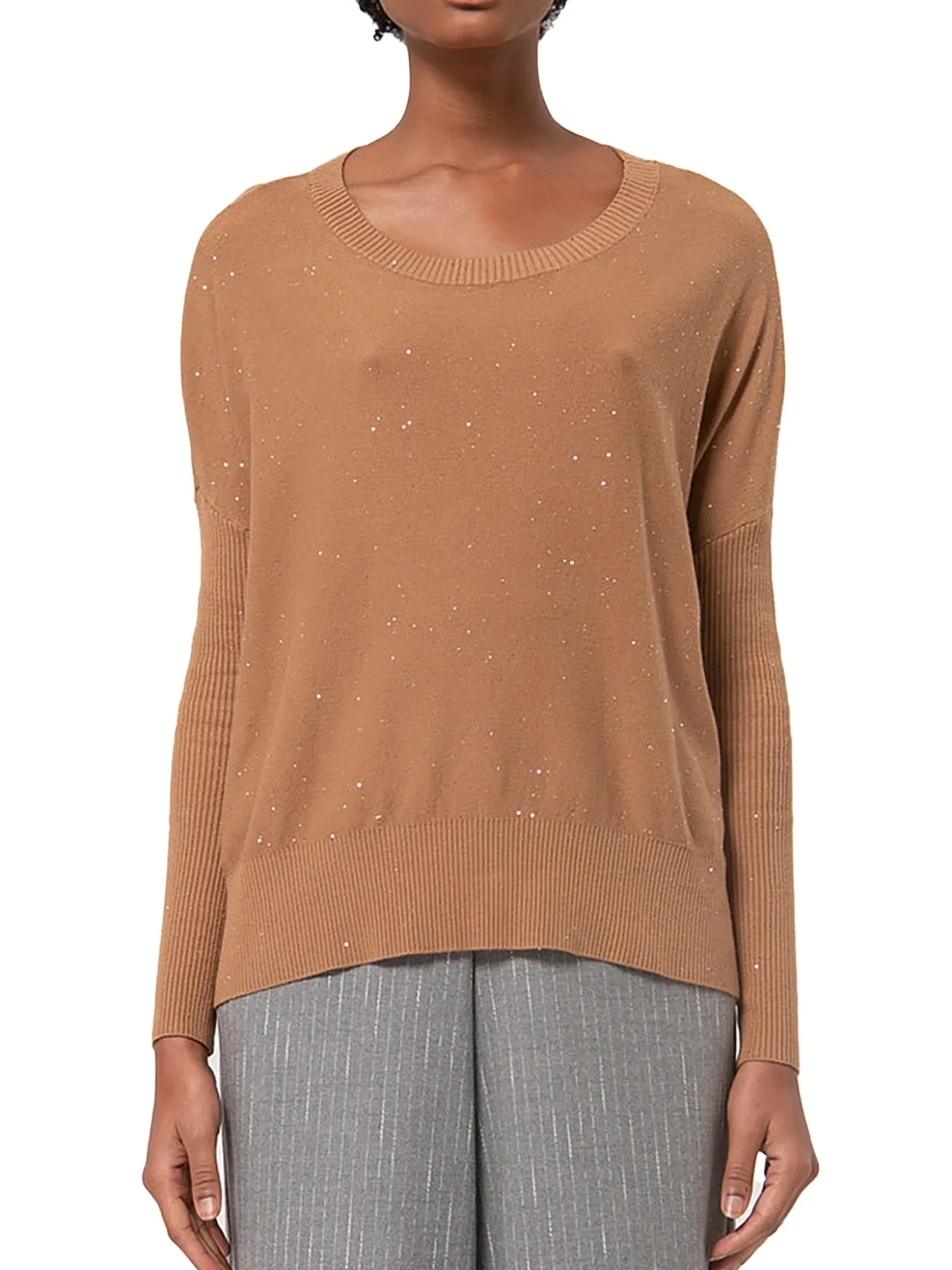 Maglia luminosa con scollo a barca camel