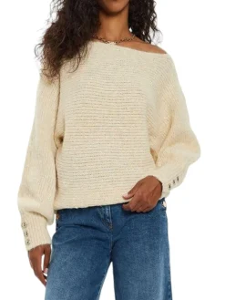 Maglione a barca con bottoni decorativi crema