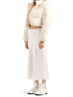 Piumino cropped con cappuccio mix lucido crinkle crema