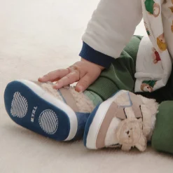 Scarpe sportive neonato con velcro e pelliccia beige/blu