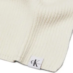 Set cappello e sciarpa in maglia a coste panna