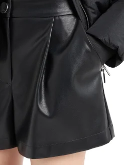 Short in ecopelle a vita alta nero