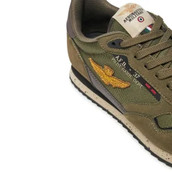 Sneakers ecopelle e mesh con aquila turrita e ricamo posteriore verde