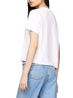 T-shirt squadrata con distintivo bianco