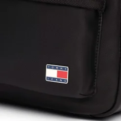 Zaino Essential con placchetta e logo nero